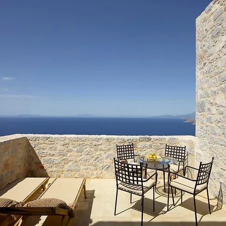 Aria Estate & Hotel