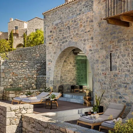 Aria Estate &