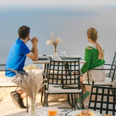 Aria Estate & Hotel 4*