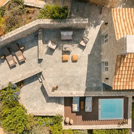 Aria Estate & Hotel
