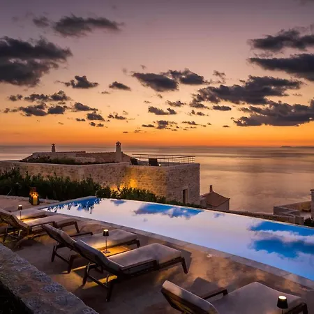 מלון Aria Estate &