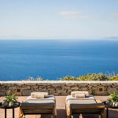 מלון Aria Estate & 4*