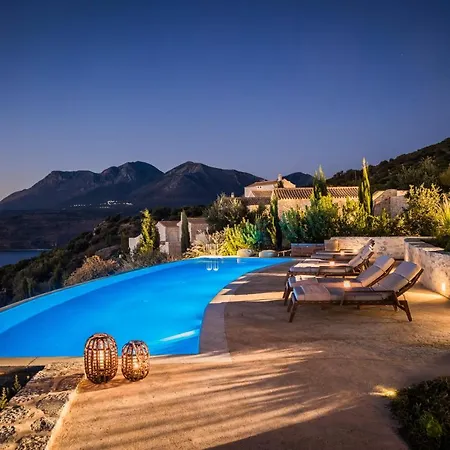 Ξενοδοχείο Aria Estate & 4*