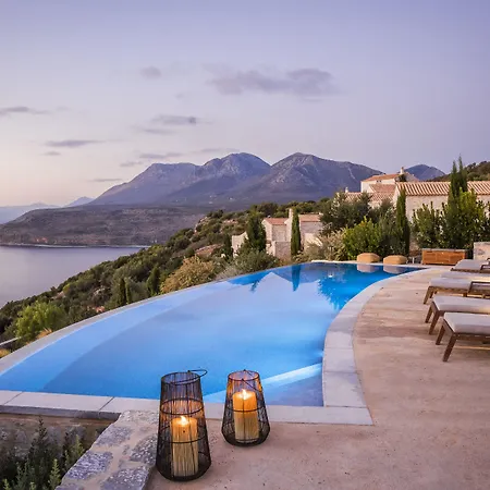 Aria Estate & 酒店 4*