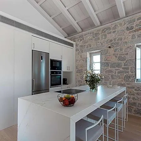 מלון Aria Estate &