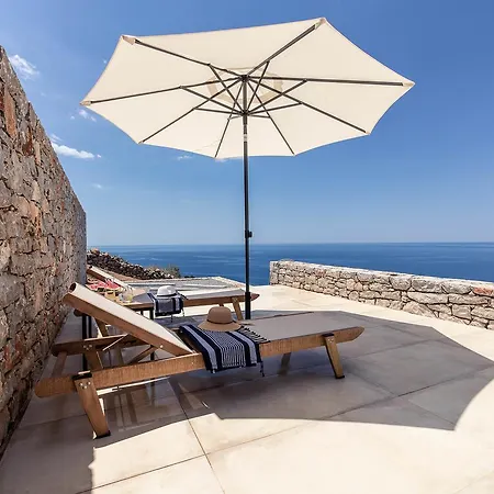 מלון Aria Estate & 4*