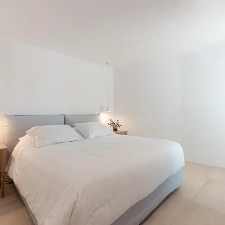 מלון Aria Estate & 4*