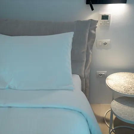 Aria Estate & מלון