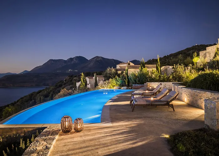 Aria Estate & فندق