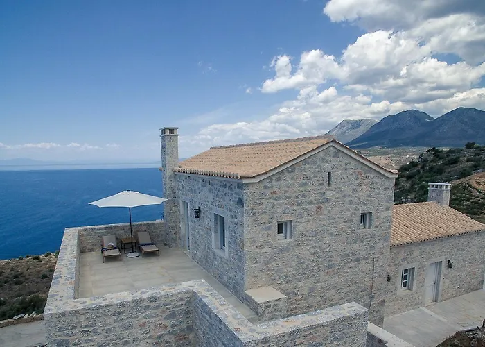 Aria Estate & Hotel 4*